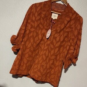Umgee Women's Rust Leaf Pattern Blouse